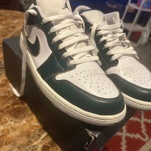 Jordan Sneakers White and Green